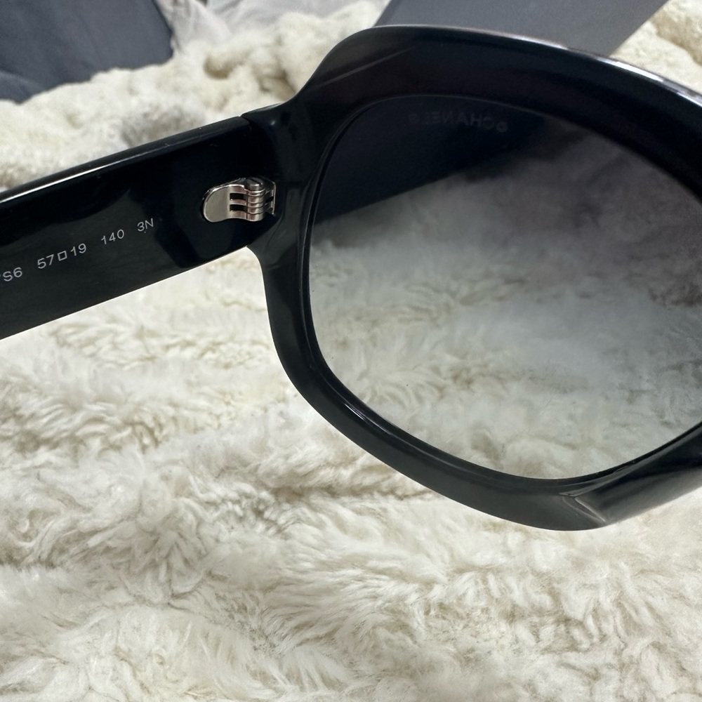 Chanel authentic sunglasses purchased from Neiman Marcus king of Prussia - Picture 11 of 11
